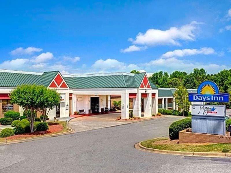 Days Inn Lake Norman Cornelius Εξωτερικό φωτογραφία