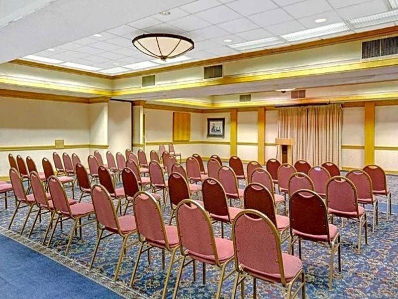 Days Inn Lake Norman Cornelius Εξωτερικό φωτογραφία