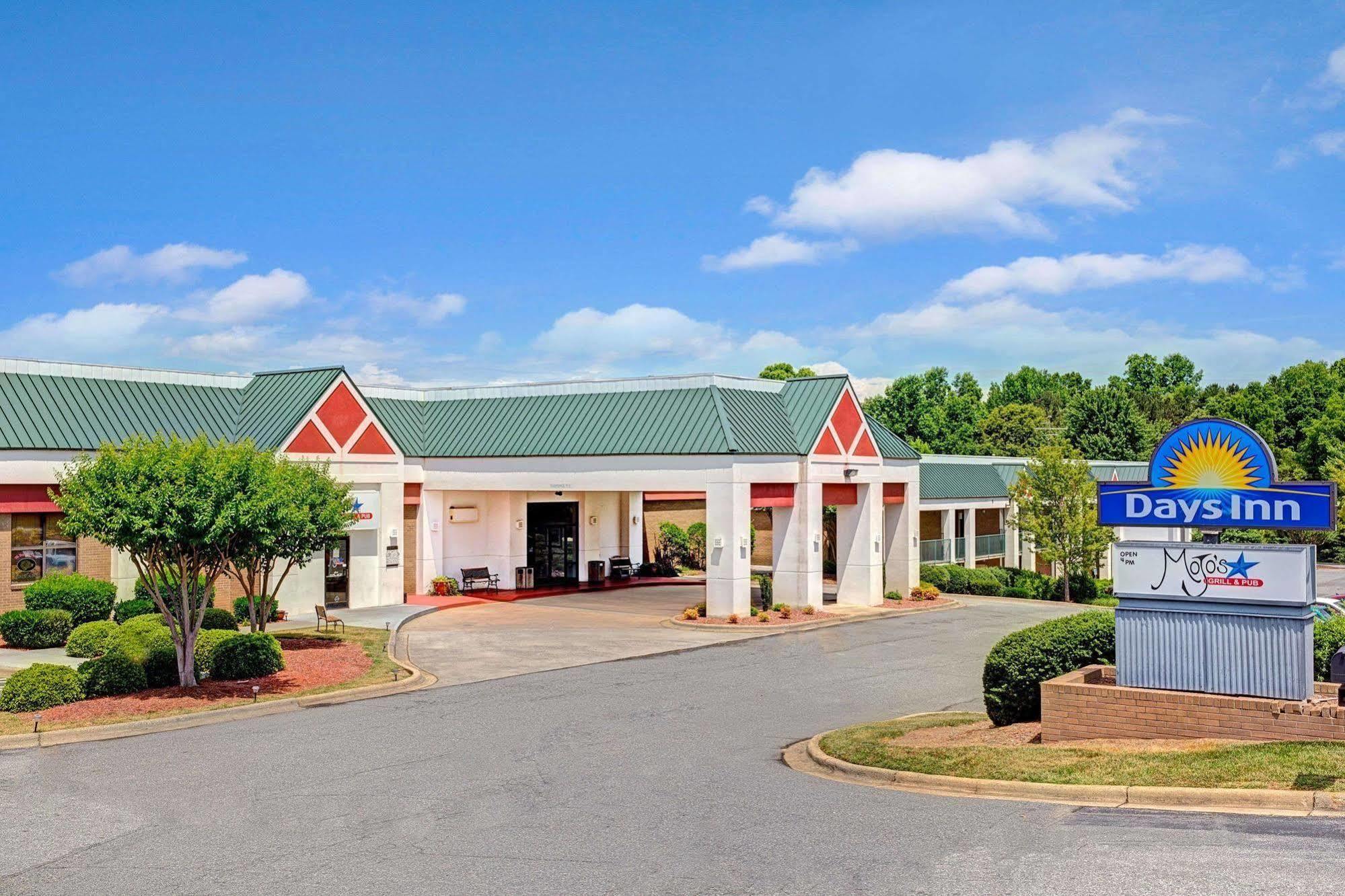 Days Inn Lake Norman Cornelius Εξωτερικό φωτογραφία