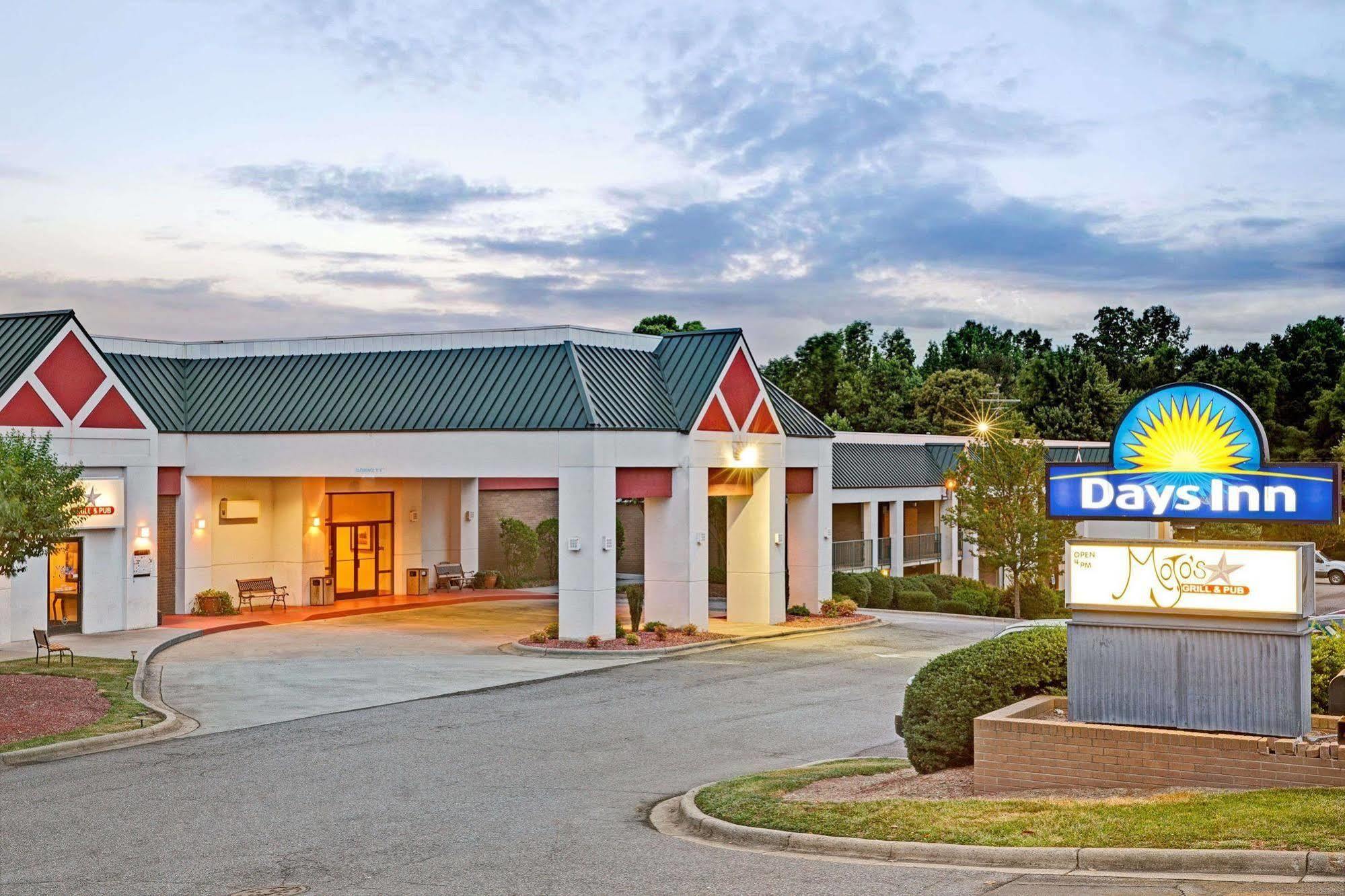 Days Inn Lake Norman Cornelius Εξωτερικό φωτογραφία
