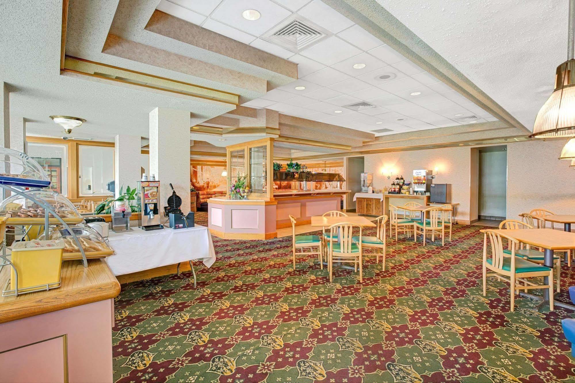 Days Inn Lake Norman Cornelius Εξωτερικό φωτογραφία